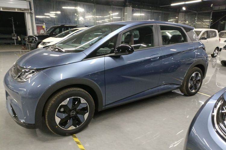 比亚迪 海豚 2025款 420km 自由版车身外观4