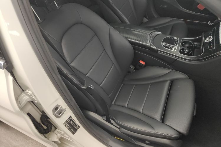 奔驰C级(进口) 2020款 改款 C 260 旅行轿车局部细节41