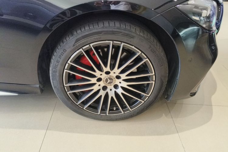 奔驰C级 2023款 改款 C 260 L 运动版车身外观10