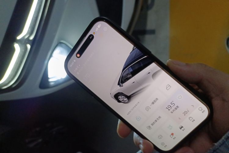 蔚来ES6 2019款 420KM 运动版中控内饰7001