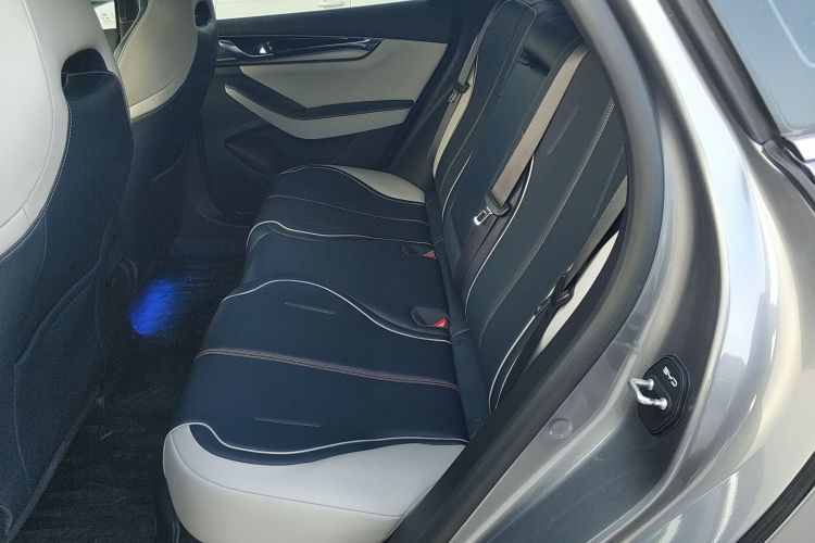 比亚迪 秦PLUS 2021款 DM-i 55KM 旗舰型中控内饰21