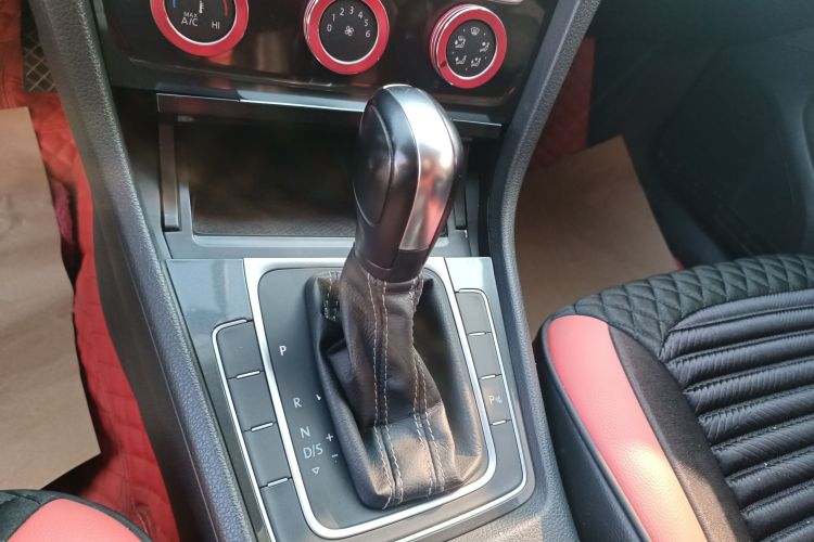 大众 高尔夫 2017款 1.6L 自动舒适百万辆纪念版中控内饰18