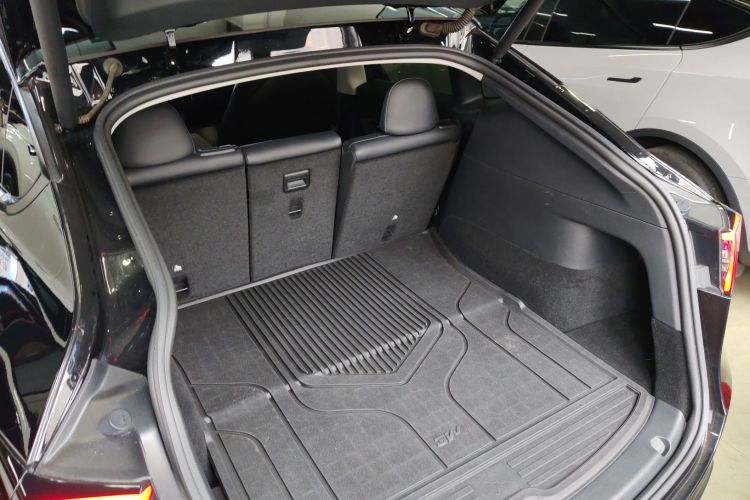 特斯拉 Model Y 2021款 标准续航后驱版机舱底盘23