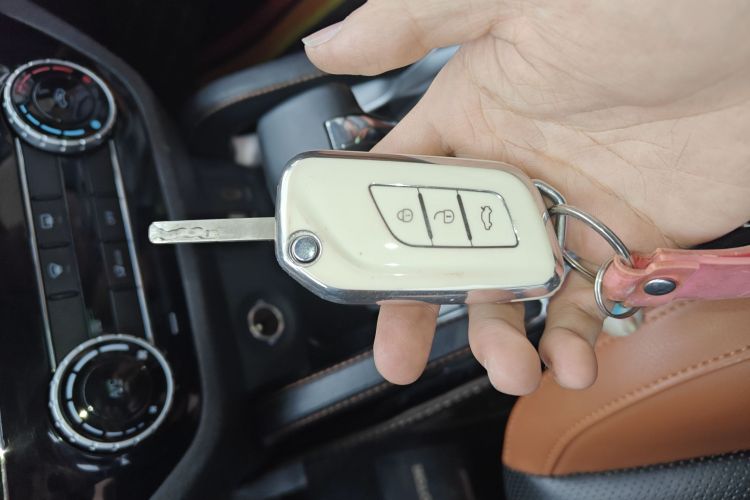 北京汽车 绅宝X35 2016款 1.5L 自动精英版中控内饰7001