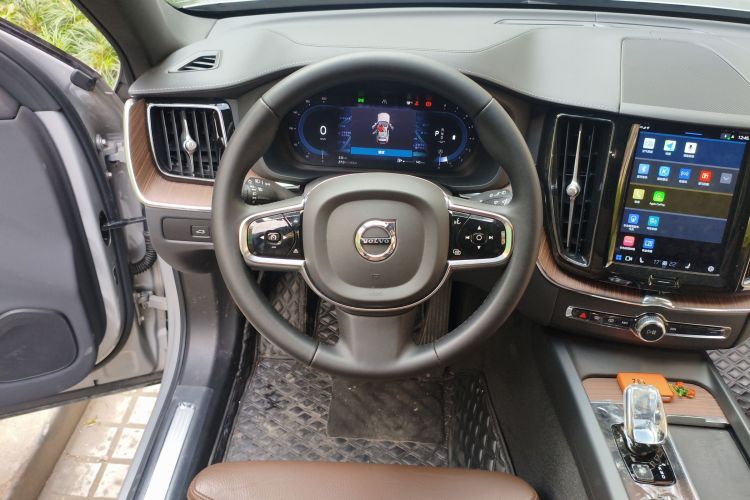 沃尔沃XC60 2023款 B5 四驱智远豪华版中控内饰13