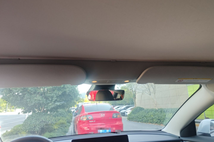 特斯拉 Model 3 2022款 后轮驱动版中控内饰22