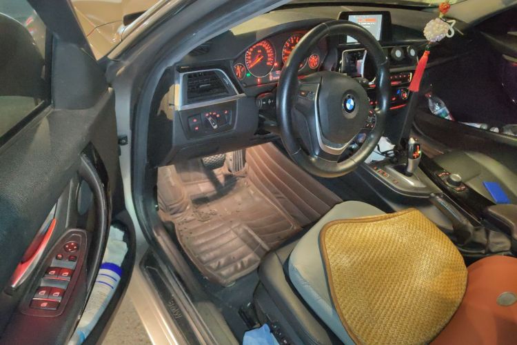 宝马3系 2017款 320Li 时尚型中控内饰20