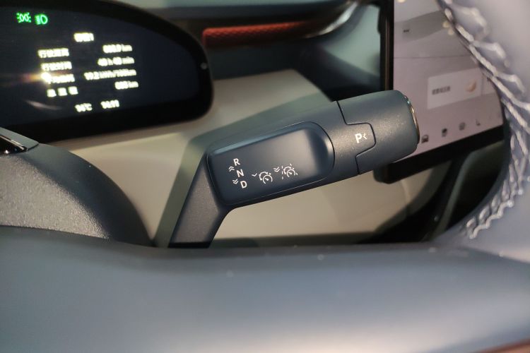 极氪MIX 2025款 长续航智驾版中控内饰18