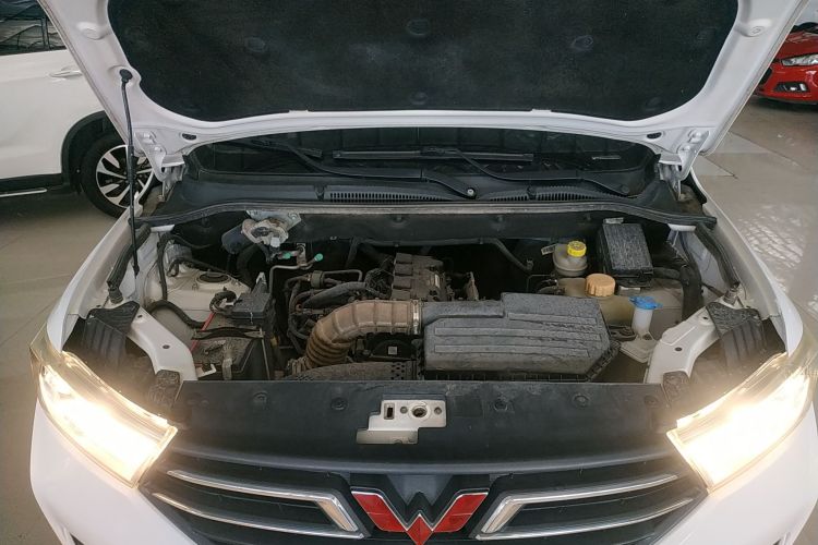 五菱汽车 五菱宏光 2018款 1.5L S舒适型L2B机舱底盘24