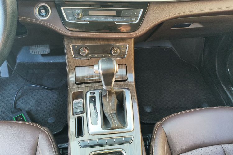 汉腾汽车 汉腾X5 2018款 1.5T CVT精英版中控内饰18