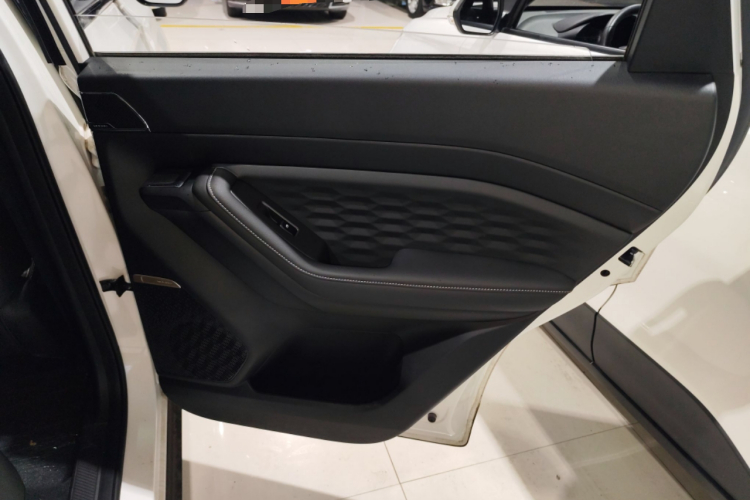 五菱汽车 五菱星云 2023款 2.0L DHT 旗舰版中控内饰7006