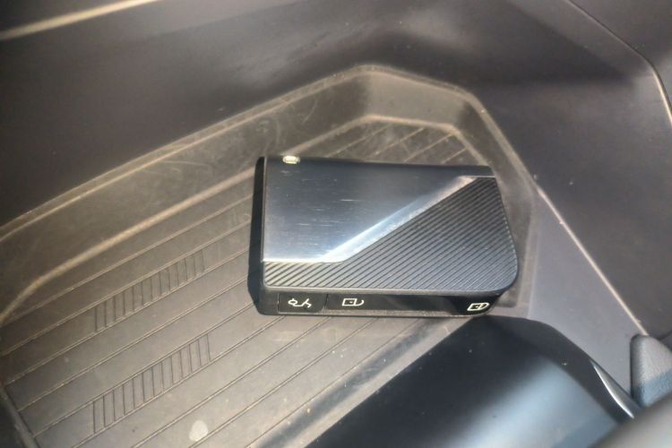 领克06 2021款 1.5T Shero粉色特别版中控内饰11