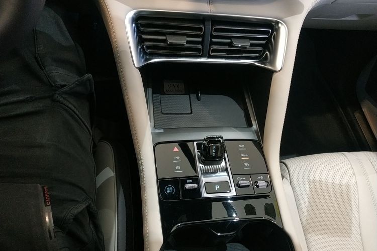 比亚迪 宋PLUS新能源 2025款 EV 智驾版 605km 旗舰型中控内饰18