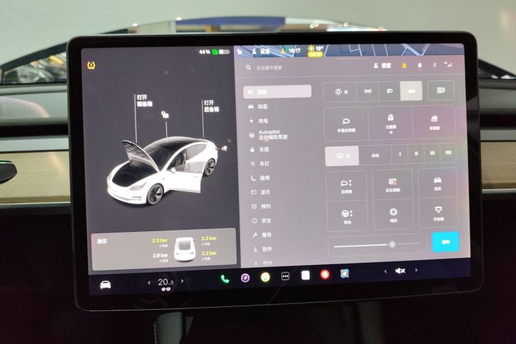 特斯拉 Model 3 2021款 标准续航后驱升级版 3D6中控内饰16