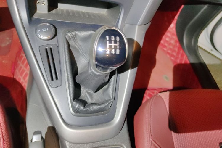 福特 福克斯 2017款 两厢 1.6L 手动舒适型智行版中控内饰18