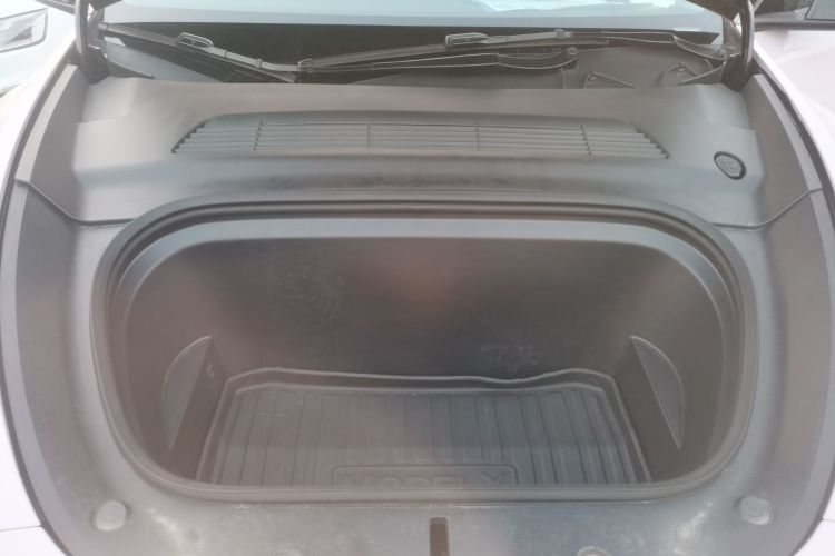 特斯拉 Model Y 2023款 后轮驱动版机舱底盘24