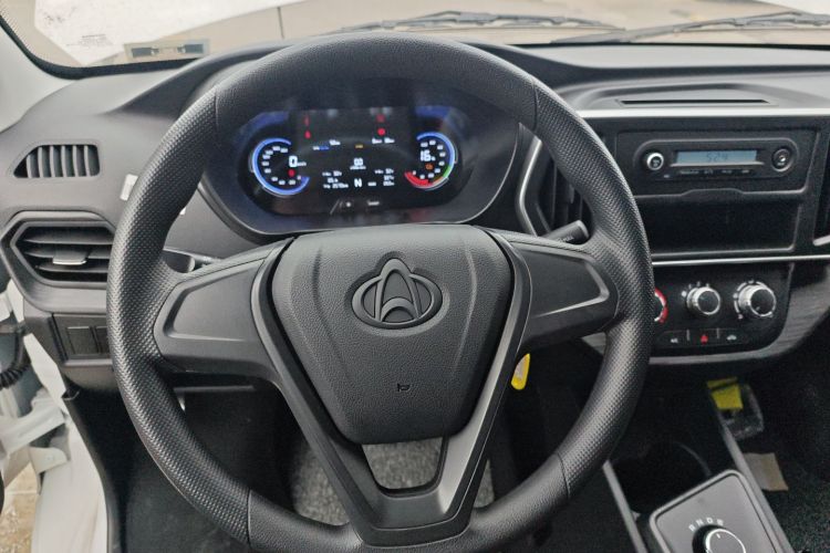 长安凯程 长安睿行EM60 2025款 客运版 舒适型 6座 300km 背掀门中控内饰13