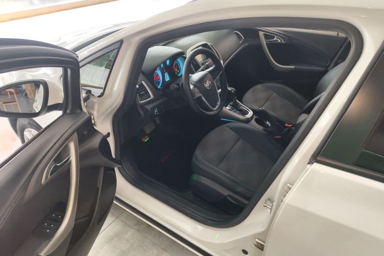 别克 英朗 2014款 XT 1.6L 自动时尚版中控内饰20