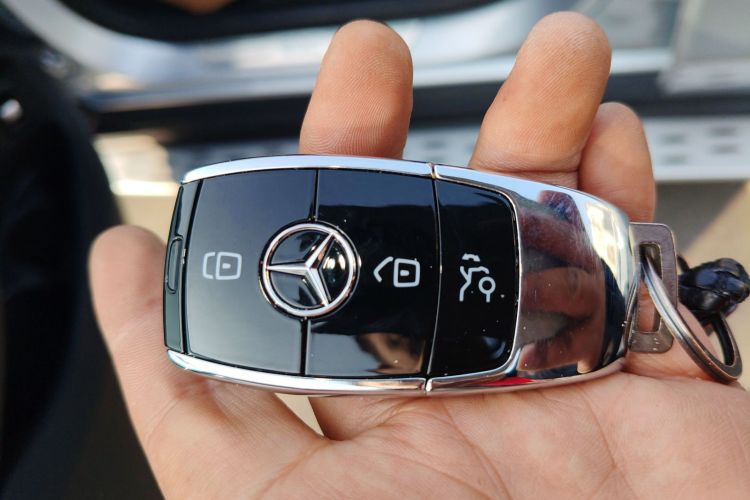 奔驰EQC 2021款 EQC 350 4MATIC中控内饰11