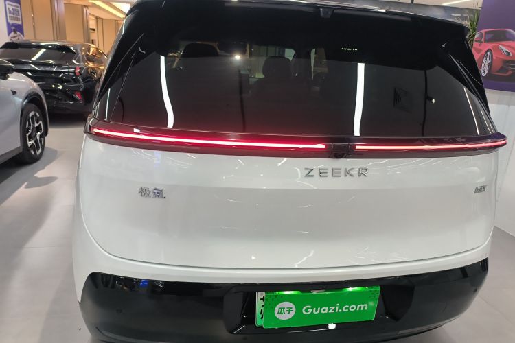 极氪MIX 2025款 长续航智驾版车身外观6