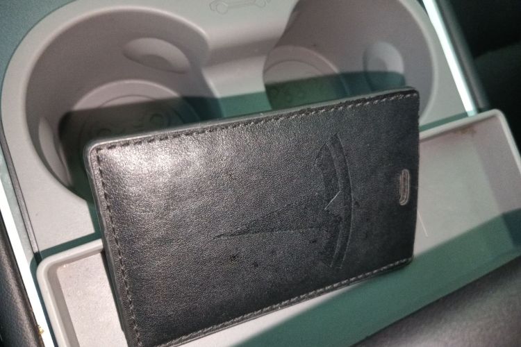 特斯拉 Model Y 2022款 改款 后轮驱动版中控内饰7001