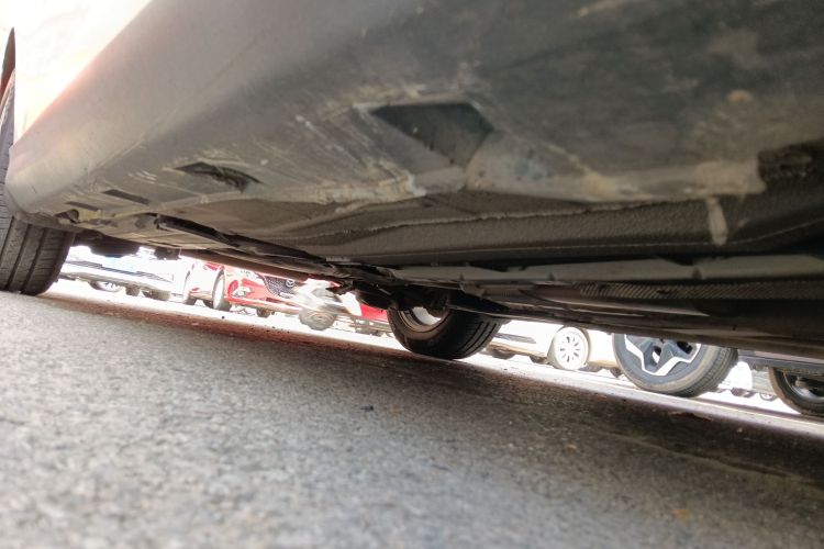 福特 福克斯 2017款 三厢 1.6L 自动风尚型智行版机舱底盘29