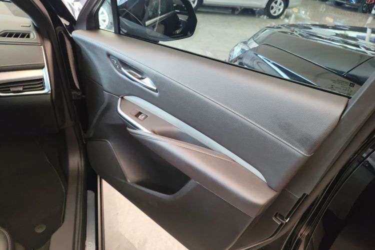 凯迪拉克XT4 2021款 28T 两驱领先型中控内饰42