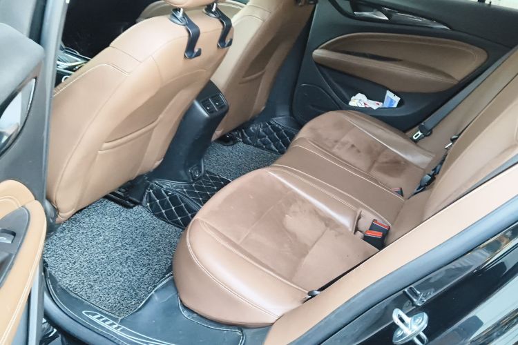 别克 君威 2019款 20T 精英型 国VI中控内饰21