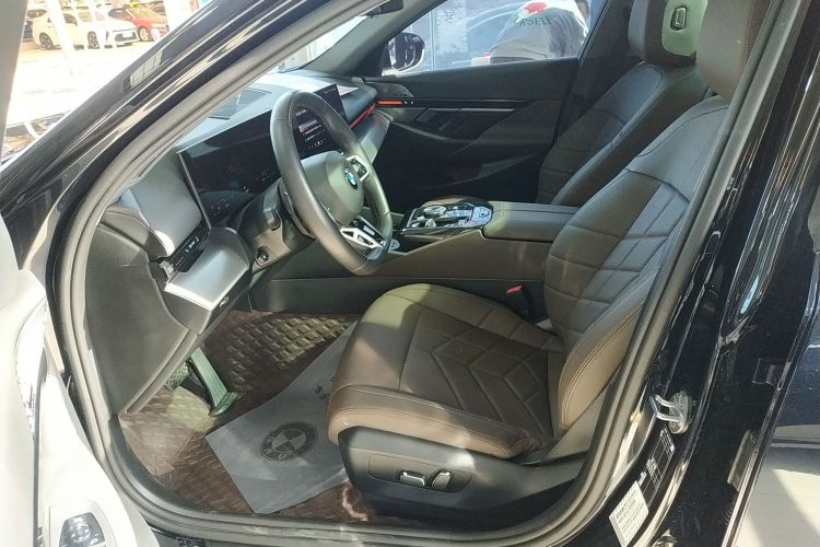 宝马5系 2024款 525Li M运动套装局部细节19