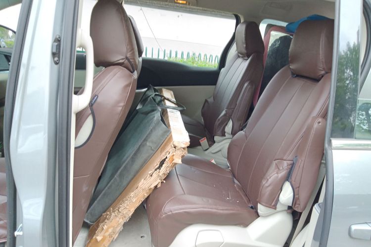 别克GL8 2023款 陆上公务舱 舒适型中控内饰7004