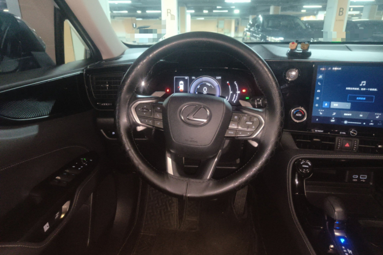 雷克萨斯NX 2022款 350h 前驱 创悦版中控内饰13