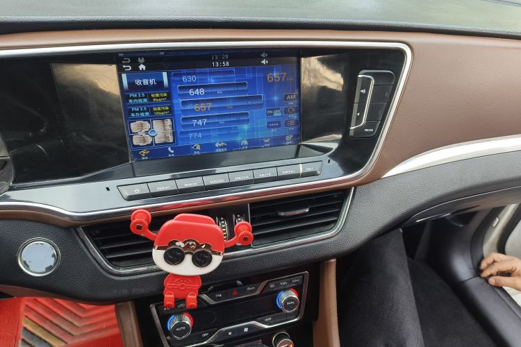 众泰T600 Coupe 2017款 1.5T 自动尊贵型中控内饰16