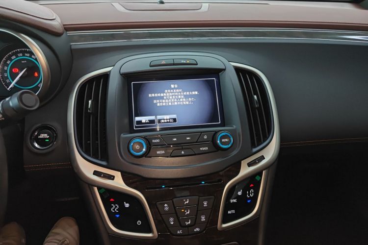 别克 君越 2014款 2.0T SIDI 精英技术型中控内饰16