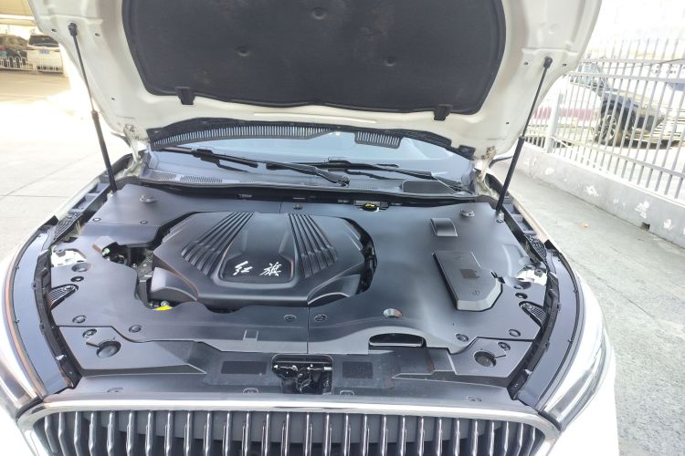 红旗H5 2019款 30TD 型动版机舱底盘24