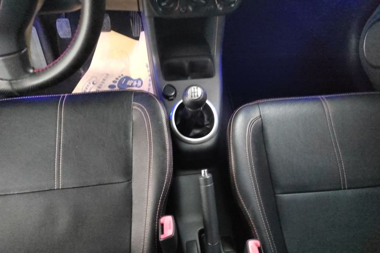 铃木 雨燕 2016款 1.5L 手动时尚型酷玩版局部细节18