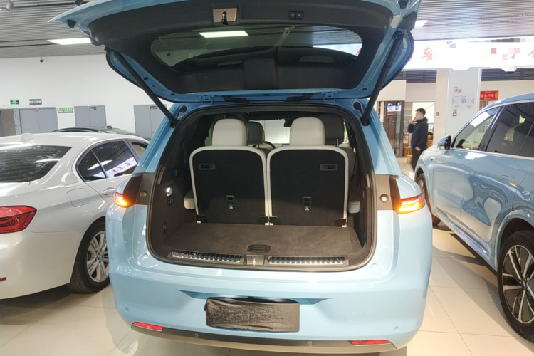 理想汽车 理想L8 2024款 Max机舱底盘23