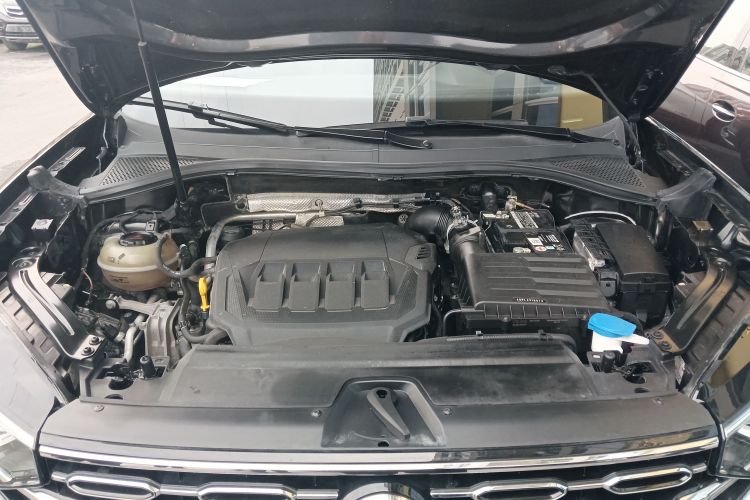 大众 探岳 2022款 330TSI 两驱豪华智联版机舱底盘24