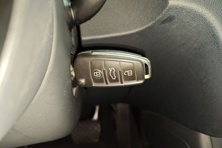 奥迪Q3 2018款 30周年年型 30 TFSI 时尚型中控内饰7001