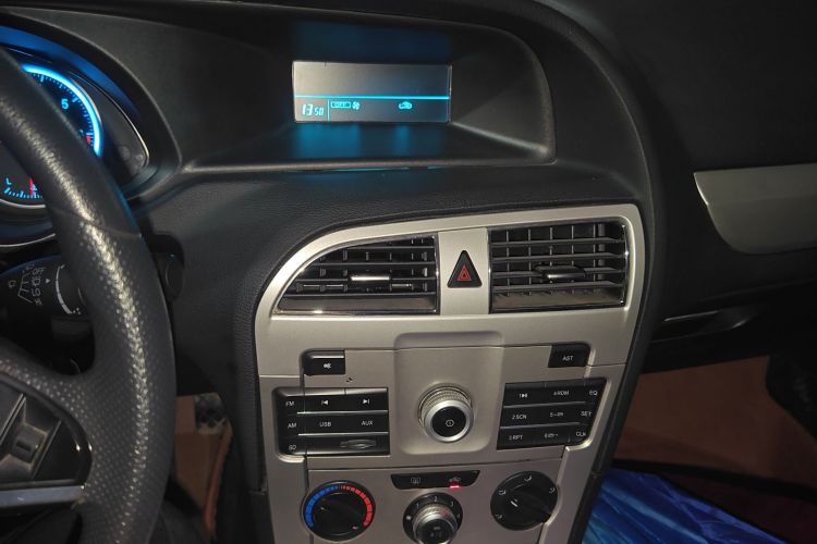 中华H530 2017款 1.6L 手动舒适型中控内饰16