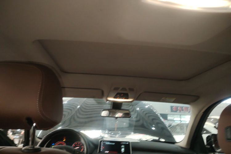 宝马X6 2018款 xDrive28i中控内饰22