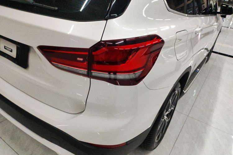 宝马X1 2022款 sDrive25Li 领先型车身外观9