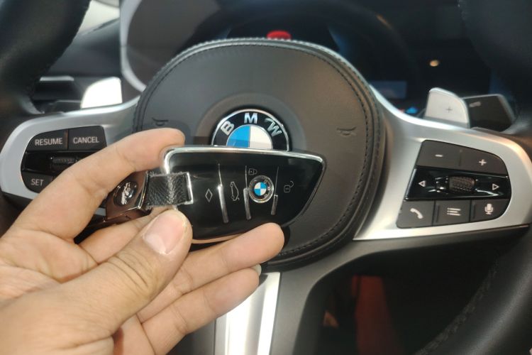 宝马3系 2023款 325Li M运动套装中控内饰11