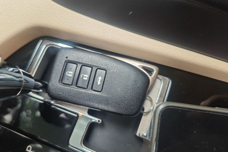 雷克萨斯ES 2013款 300h 精英版中控内饰7001