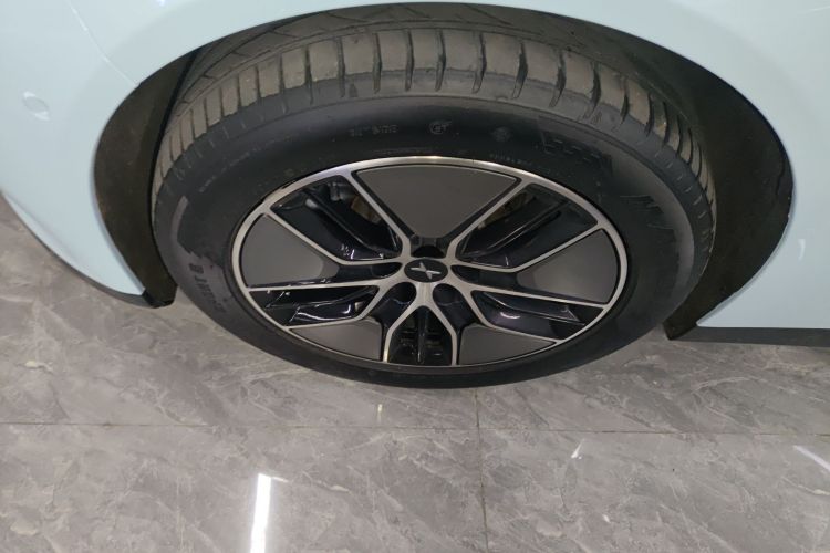 小鹏P7 2023款 P7i 702 Pro车身外观6001