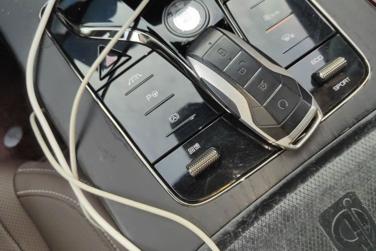 比亚迪 汉 2020款 EV 超长续航版尊贵型中控内饰7001