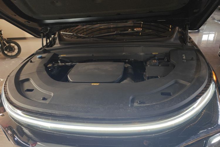 理想汽车 理想L7 2023款 Pro机舱底盘24
