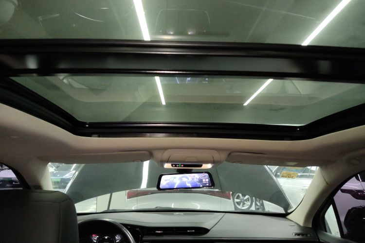 凯迪拉克XT5 2018款 25T 豪华型中控内饰22