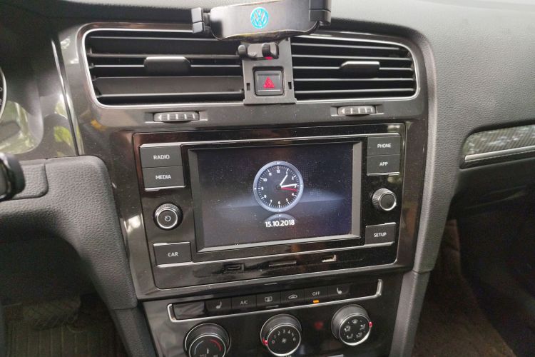 大众 高尔夫 2018款  230TSI 自动豪华型局部细节16