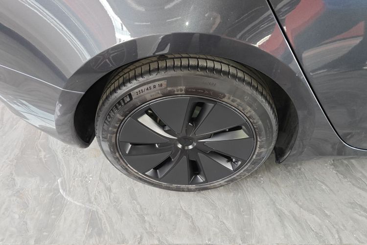 特斯拉 Model 3 2023款 后轮驱动版车身外观6008