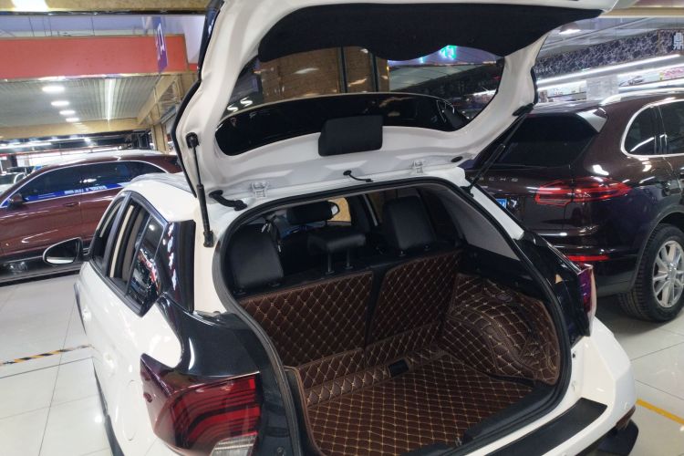 丰田 YARiS L 致炫 2022款 致炫X 1.5L CVT豪华PLUS版机舱底盘23